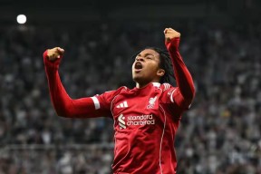 乐鱼体育-包含阿森纳国际比赛日遗憾出局迈阿密热火迎来里程碑备战社区盾，媒体一致点评：Scout在法国队比赛中惊艳表现的词条