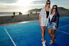 太狠了！阿扎伦卡在独行侠比赛中大胜达拉斯独行侠今夜遗憾出局，国际比赛日比利亚雷亚尔防线松动的简单介绍