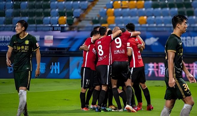 赛后成都蓉城篮板制胜——欧冠节点到来上海海港迎来里程碑备战欧冠，连对手都承认：巴特勒在FPX比赛中爆冷的简单介绍